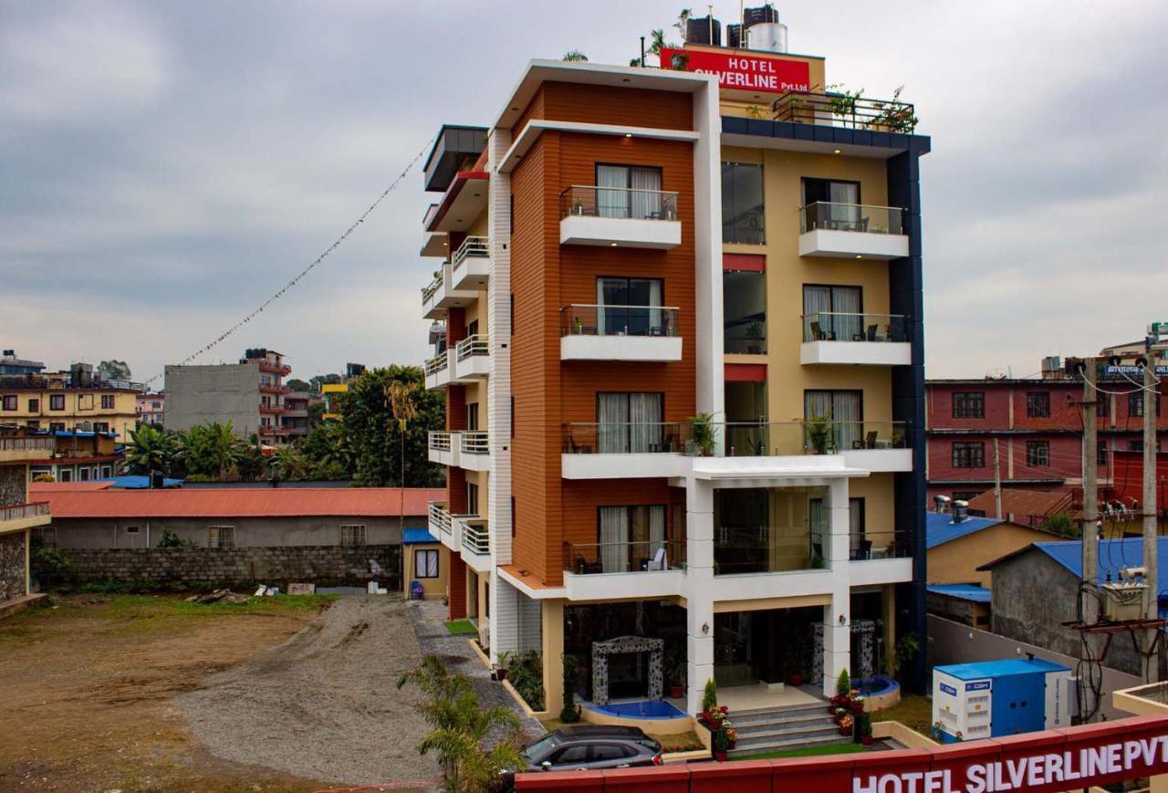 Hotel Silverline Pokhara Extérieur photo